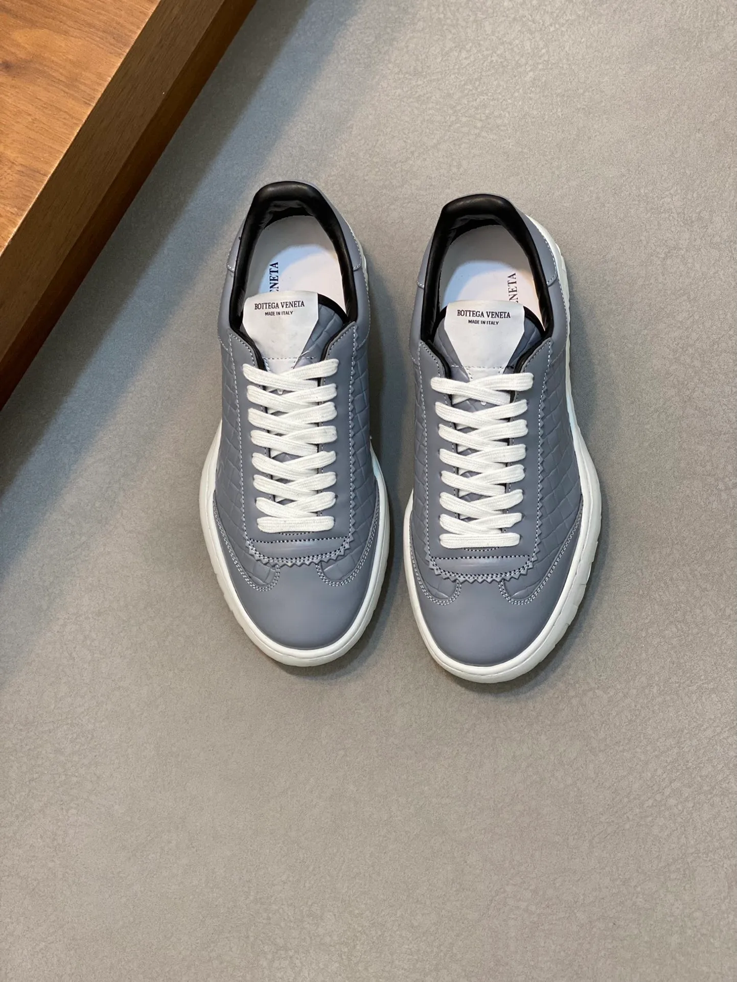 Men's men's shoes 💰480 [New style] ⛺️⛺️BV-Bottega Veneta men's Apollo sneakers. Run to the next stop at a brisk and comfortable pace. This casual shoe is a nylon and suede cowhide lace-up sneaker. Material: Fabric stitching cowhide and cow suede. Rubber outsole Size: 38-44 (45 can be customized
